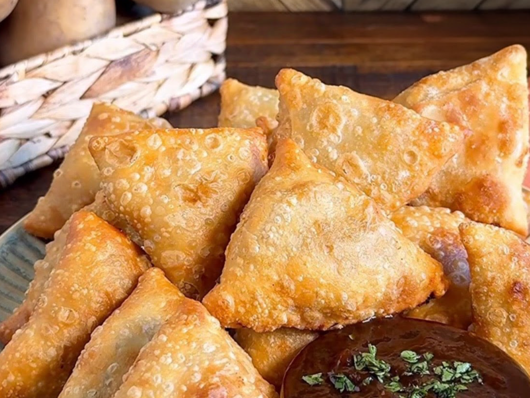 Picture for: Art of Samosas: Scratch-made Wrappers, Flavorful filling, & 3 Ways to Cook!