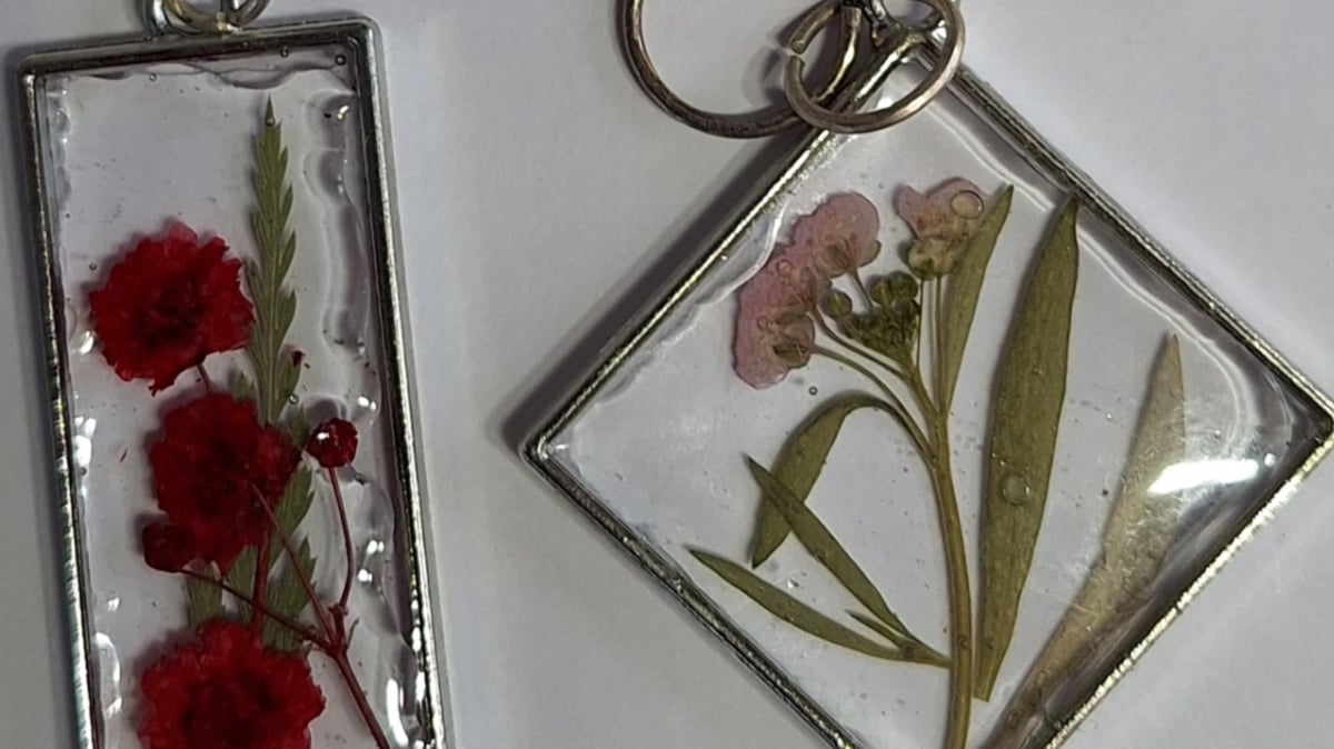 Picture for: Resin Jewelry Class: Ages 15-Adult