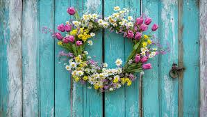 Picture for: DIY Home Crafts: Springtime Door Decor