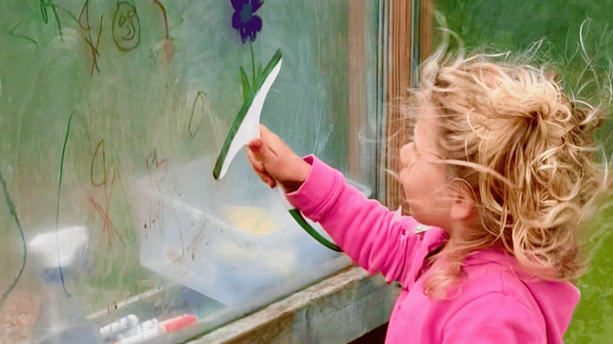 Picture for: Saturdays with ECFE:  New! Messy Art - Outdoors (Birth-five years old)
