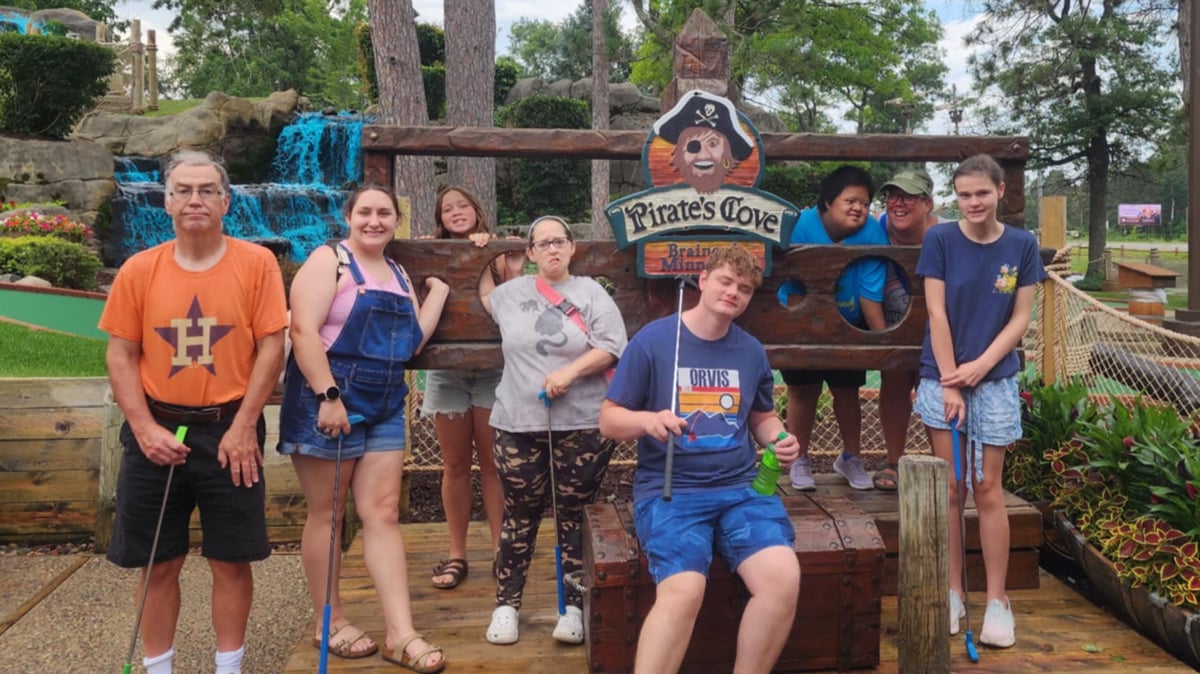 Picture for: Adults with Exceptional Abilities: MINI-GOLF & LUNCH