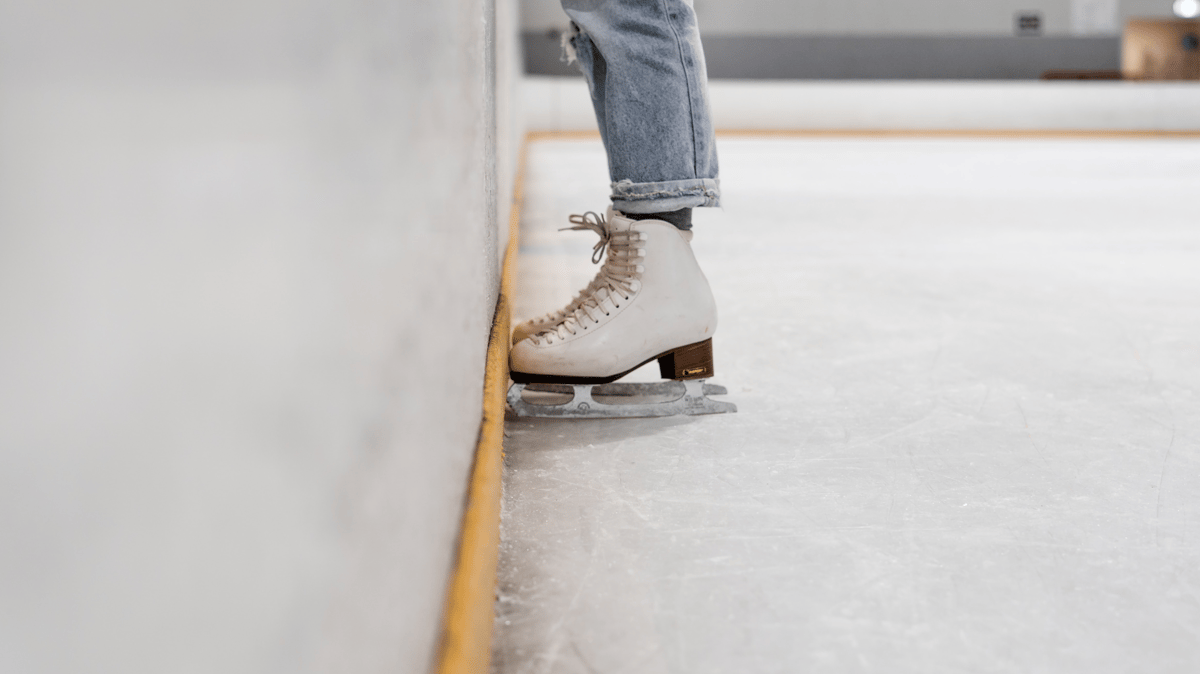 Picture for: Skating Lessons Gamma 7