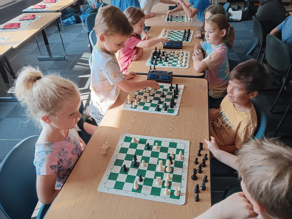 Picture for: Moreland: Wizards of Chess/¡Los magos del ajedrez, Club de Ajedrez! (Grades: K-4)