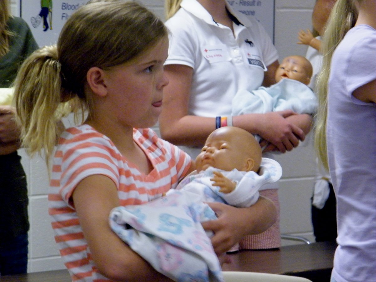 Picture for: One-Day Class! Babysitter's Training/¡Clase de un día! Entrenamiento de niñera (Grades: 4-8)