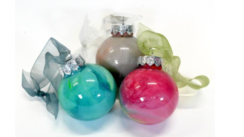 Picture for: Pour Paint Ornaments (Age 13+)