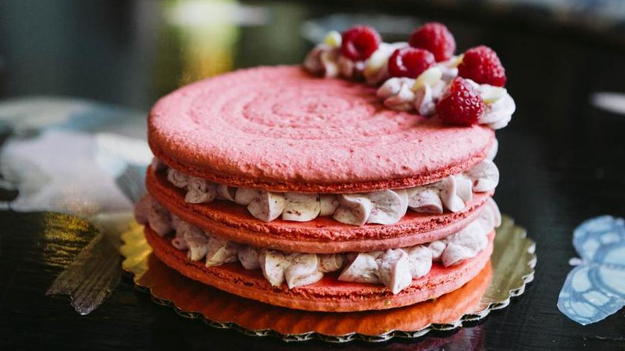 Picture for: Le Magnifique Macaron Cake
