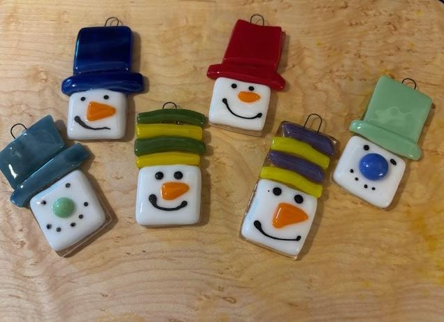 Picture for: Fused Glass Sassy Snowpeople Ornaments - Make 5