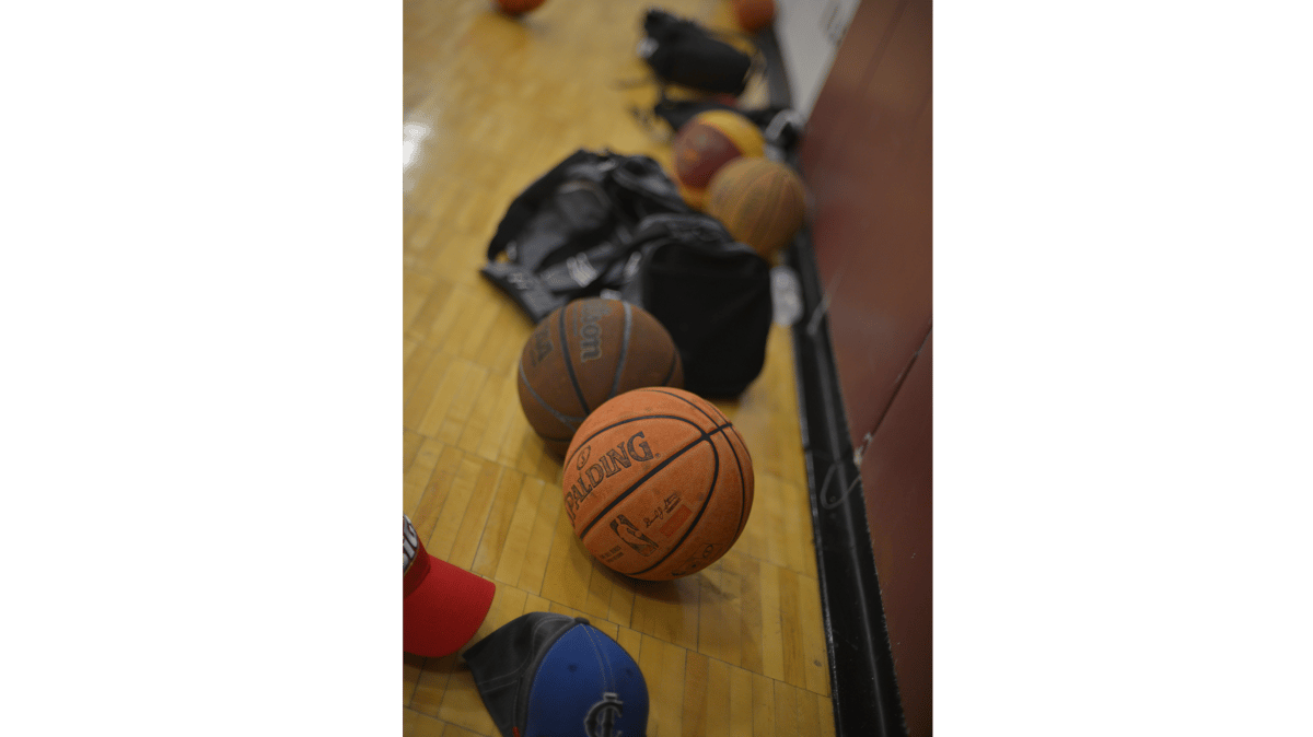 Picture for: Adult Men's 5v5 Basketball League (18+)