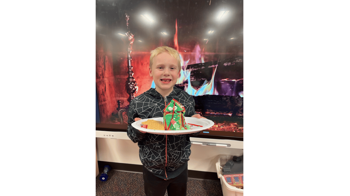 Picture for: Santa's Holiday Workshop: Gingerbread House Making (ages 3-11 with adult)
