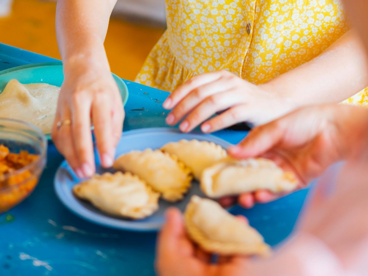 Picture for: ¡Vamos a Comer! Exploring Latino American Food: Gr. 1-4