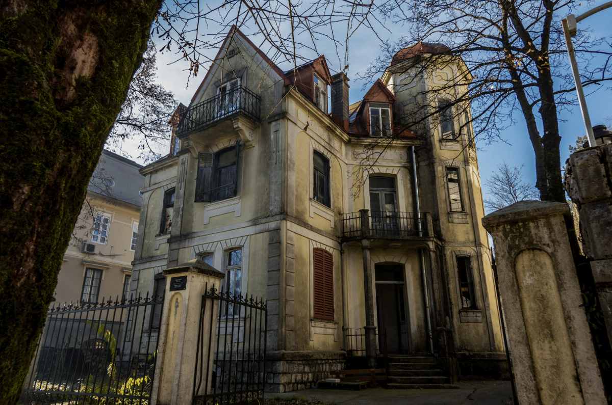 Picture for: Ghosts & Gables Haunted Summit Ave Walking Tour