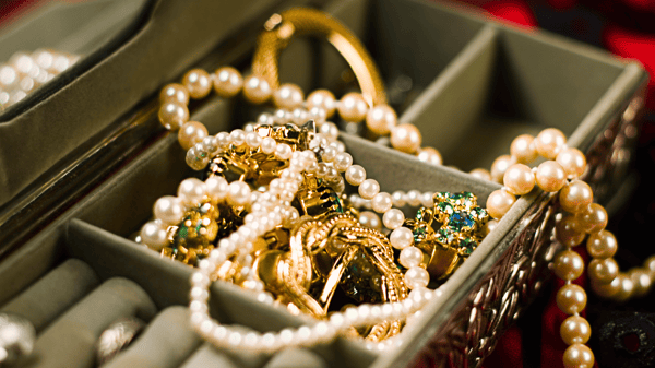 Course Appraise Your Fine & Costume Jewelry image 1