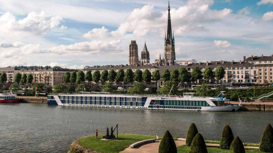 Course Normandy, Paris, & the Seine River Cruise image 3