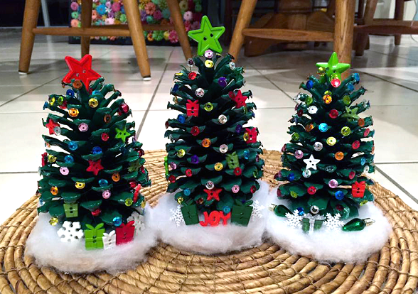 Picture for: Pinecone Christmas Tree Craft & Holiday Cards