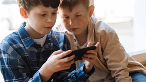 Course Your Kids' Phone: A Parent's Survival Guide image 1