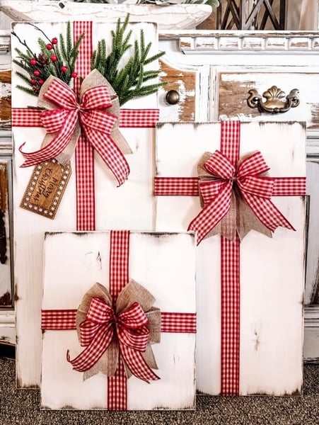 Picture for Merry & Bright Holiday Decor