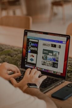 Picture for: Canva Academy for Business- ONLINE!