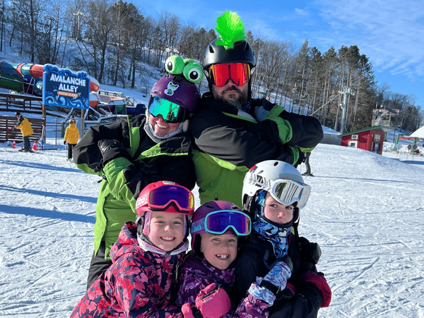 Picture for Blizzard Ski & Snowboard School Day Trip | grades 6-12