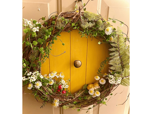Course Hobbit Door Wreath image 1