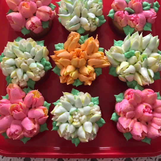 Course Blooming Buds Cupcake Design image 1