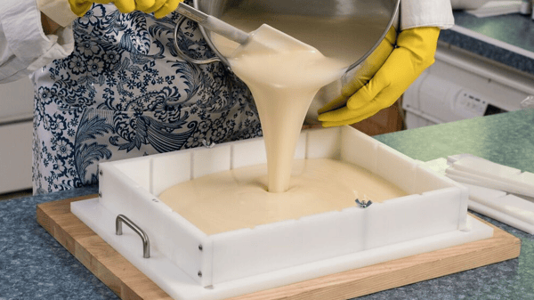 Course The Art of Soapmaking - NEW image 1
