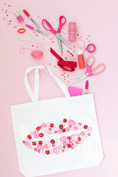 Picture for: Bling Your Canvas Pouch Bag: A Diamond Art Workshop