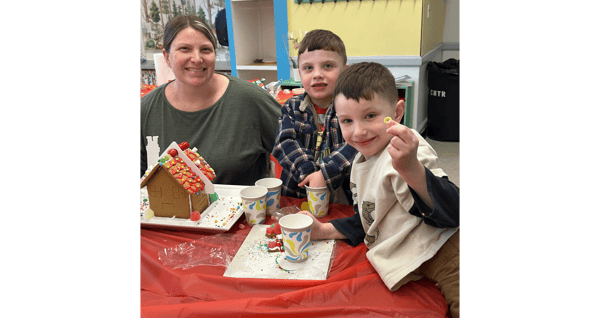 Course Gingerbread House Decorating image 3