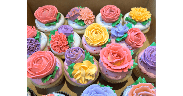 Course Cupcake Decorating: Summer Flowers image 2