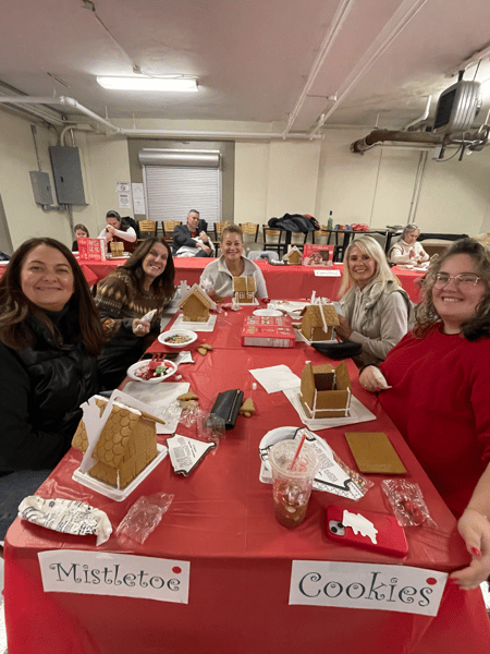 Course Gingerbread House Decorating image 8