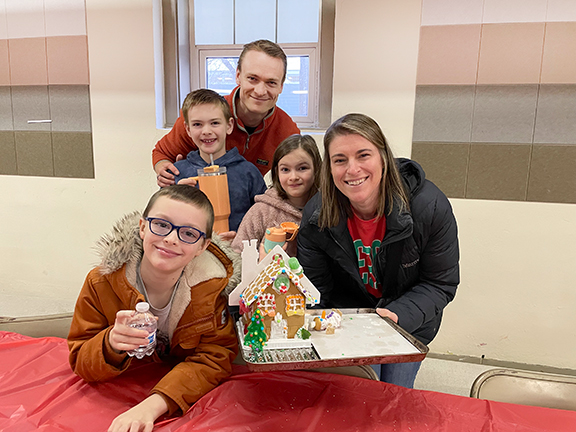 Course Gingerbread House Decorating image 6