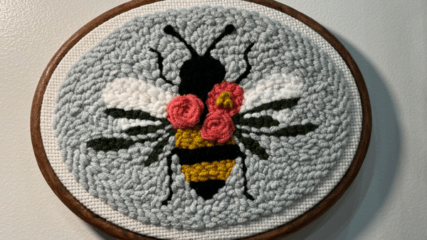 Course Punch Needle: Bloomin' Bee image 1
