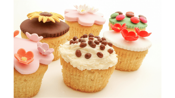 Course Mini Cake Masterpieces: Cupcakes, 4" Cakes & Fondant Fun image 1
