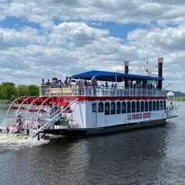Course Adult Day Trip: LaCrosse Boat Cruise & Buffet image 1
