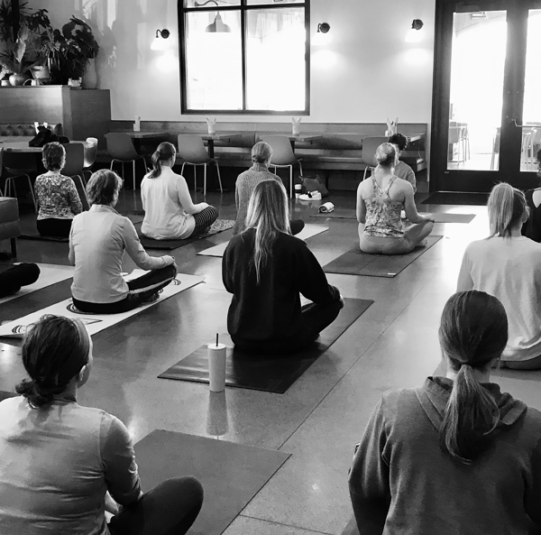 Course Candlelight Yoga image 1