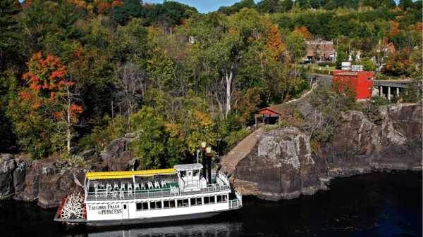 Picture for: A Classic Day on the St. Croix: Scenic Boat Cruise & Supper Club Lunch