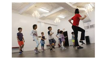 Image for Música, Movimiento y Crecimiento (Edades 0-5) (Sin Separación) Music and Movement in Spanish (0-5yr) Non-Separating