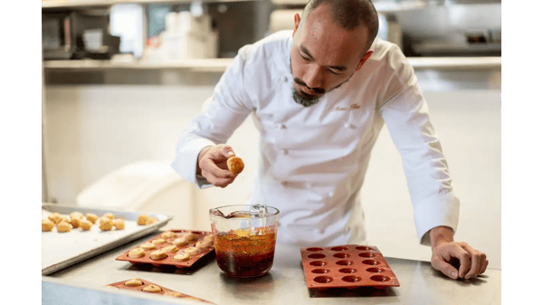 Course Marc Heu Patisserie Paris Tasting & Demo with Chef Marc Heu image 3