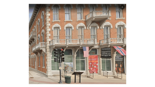 Picture for: Bus Tour: Historic Ethnic Holiday Treasures: Decorah, Mayowood & Spillville w/ Historian Dave Bredemus - December 9-10  (Southwest)