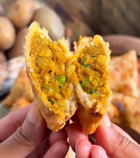 Picture for Online: Art of Samosas: Scratch-made Wrappers, Flavorful filling, & 3 Ways to Cook!