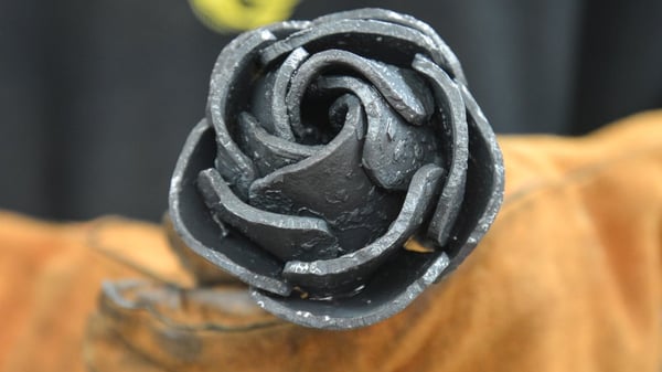 Picture for: Weld a Steel Rose