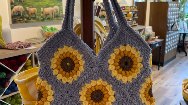 Picture for: Intermediate Crochet Class: Sweet Summer Sunflower Bag