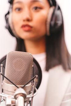 Image for Professional Speaking & Presence: Leverage Your Voice to Influence