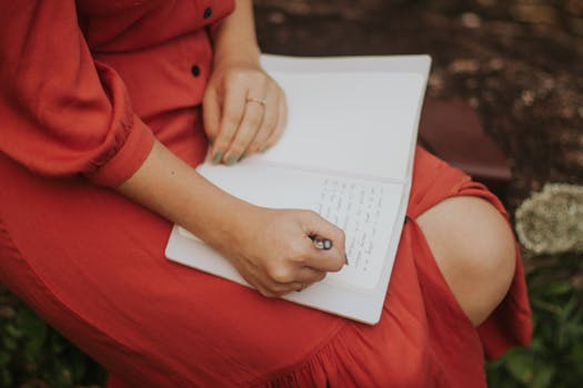 Picture for: Finding Everyday Magic Writing Class