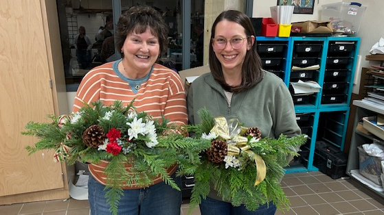Course Holiday Centerpiece Design Class image 2