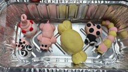 Course Tiny Treats & Clay Creatures image 3
