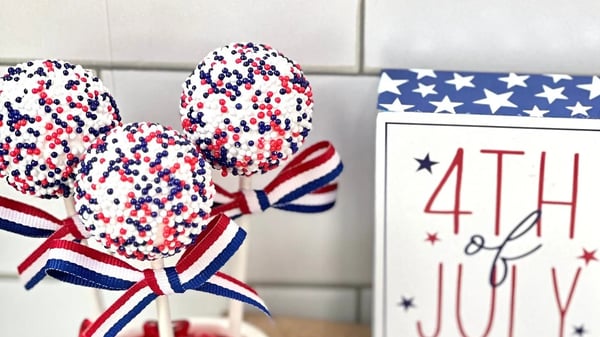 Picture for: Sparkle & Sprinkle: 4th of July Cake Pops