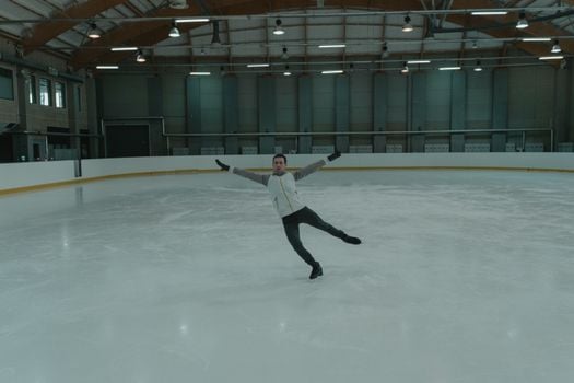 Picture for: Advanced Beginner / Intermediate Skating Camp (Ages 6 and Up)