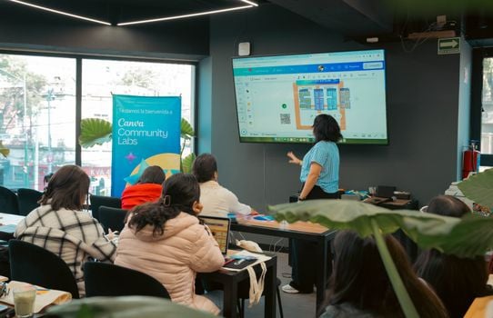 Picture for: Canva for Awesome Beginners!