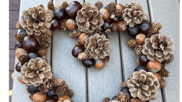 Picture for: DIY Pinecones Wreaths