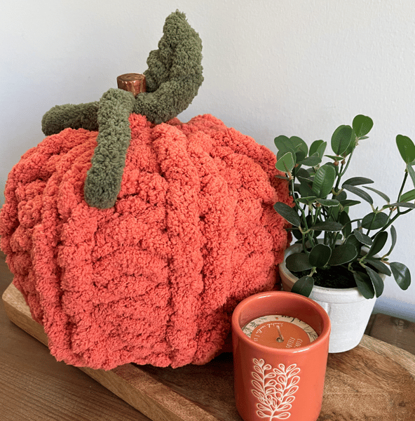 Picture for: Finger-Knit Pumpkin